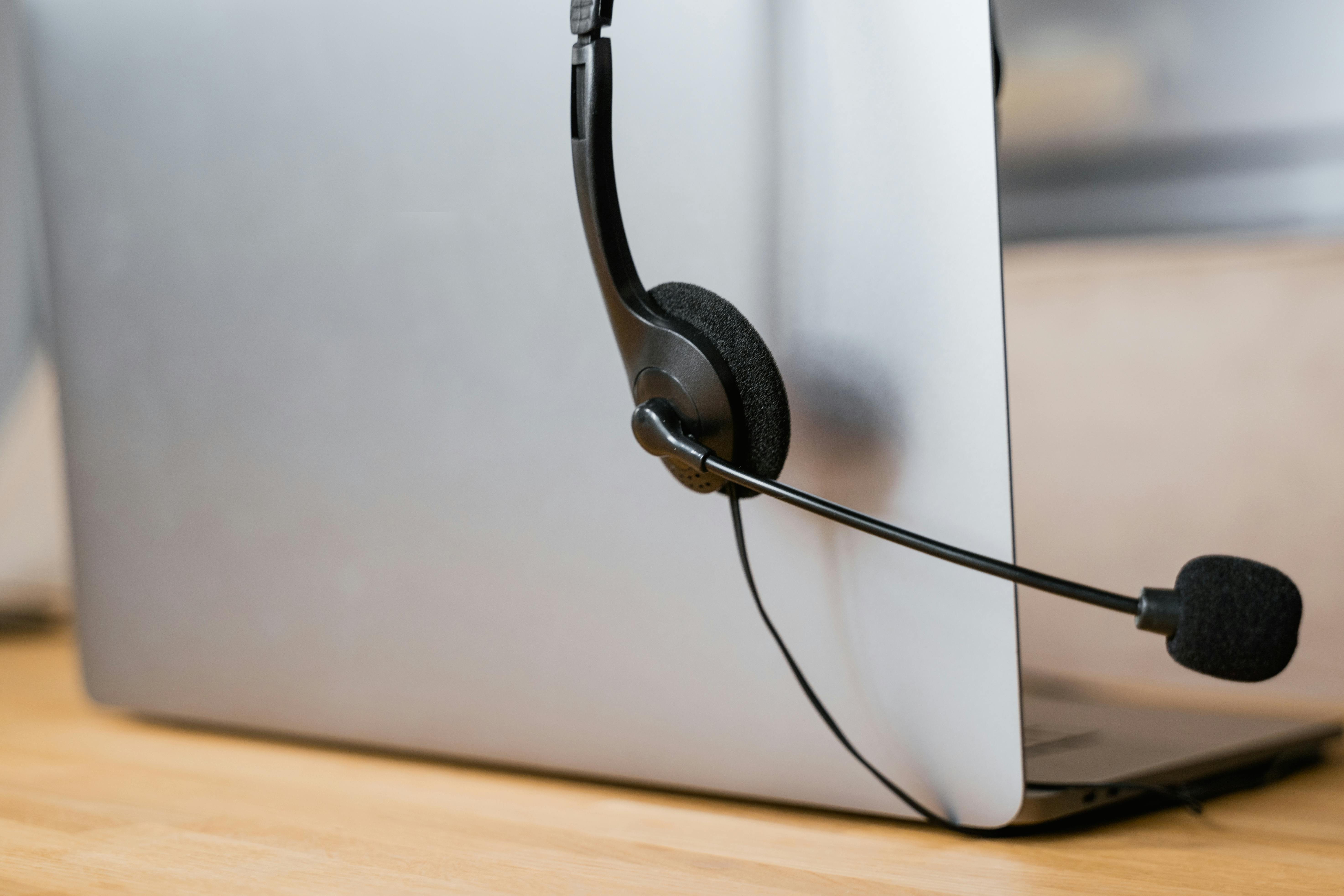 Arbeitsplatz- und Gerätesupport Arbeitsplatz- und Gerätesupport